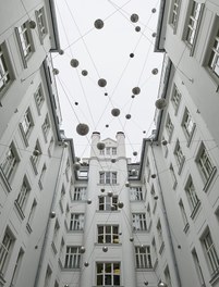 Motel One Staatsoper - art in public space