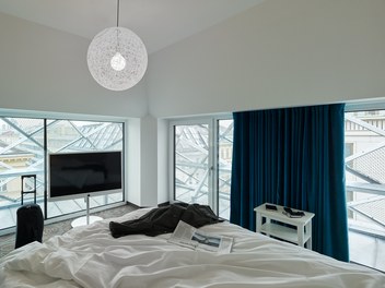 Motel One Staatsoper - room