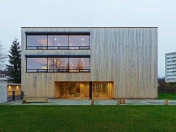 Kindergarten Hatlerdorf - south facade