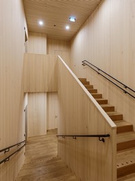 Kindergarten Hatlerdorf - staircase