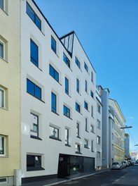 Housing Complex Friedrich-Kaiser-Gasse - view from street
