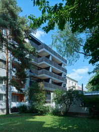 Housing Complex Friedrich-Kaiser-Gasse - view from courtyard