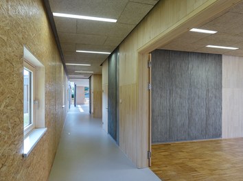 Volksschule Murfeld - corridor