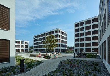 Housing Estate Fellentor - courtyard
