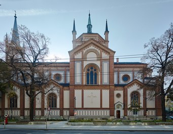 Church Altlerchenfeld | Conversion - view from street