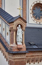 Church Altlerchenfeld | Conversion - detail of facade