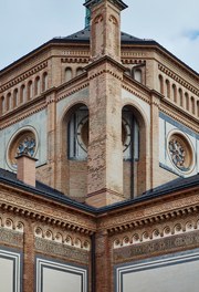 Church Altlerchenfeld | Conversion - detail of facade