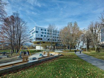 Wohnheim Olympisches Dorf - view from east