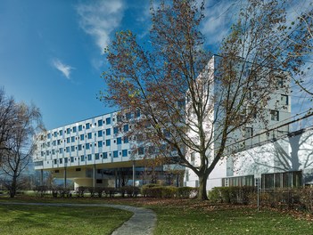 Wohnheim Olympisches Dorf - view from east