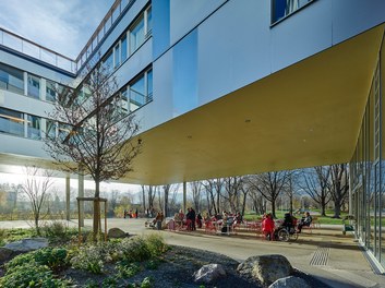 Wohnheim Olympisches Dorf - courtyard