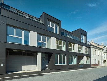 Housing Estate Autofabrikstrasse - view from street