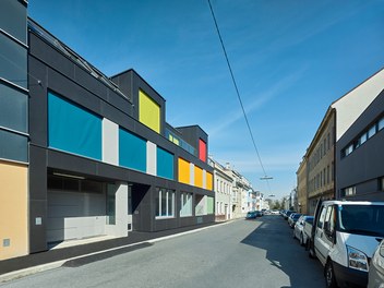 Housing Estate Autofabrikstrasse - view from street