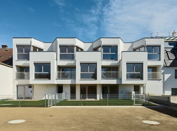 Housing Estate Autofabrikstrasse - view from garden