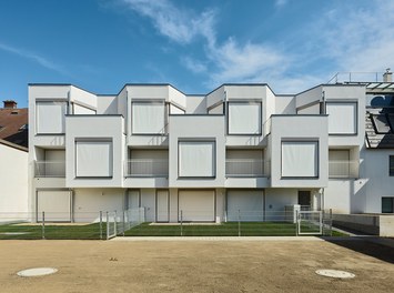 Housing Estate Autofabrikstrasse - view from garden