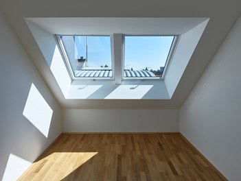 Housing Estate Autofabrikstrasse - bedroom