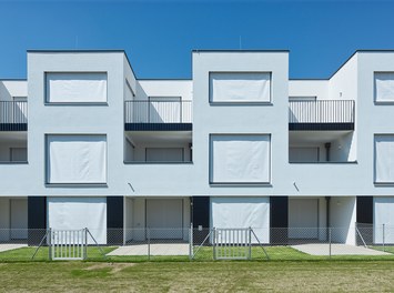 Housing Estate Stammersdorf - east facade
