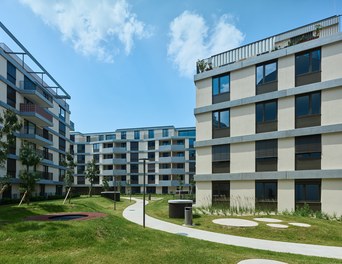 Wohnpark Zwölf - courtyard