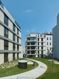 Wohnpark Zwölf - courtyard