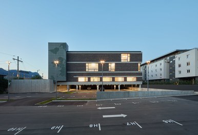 Headquarter Berger Logistik - westfacade at night