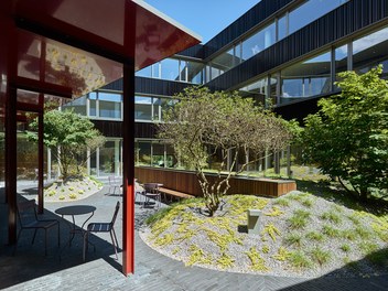 Headquarter Berger Logistik - courtyard