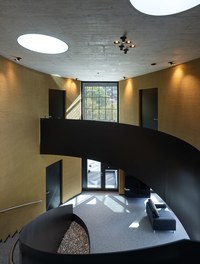Headquarter SafeSide - foyer with staircase