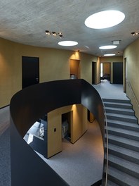 Headquarter SafeSide - foyer with staircase