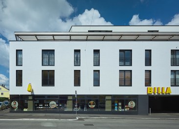 Housing Complex Breitenfurt - streetfacade