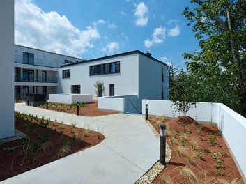 Housing Complex Breitenfurt - courtyard