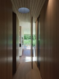 House DIE - corridor