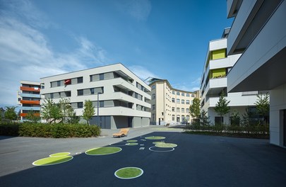 Housing Complex Blumenegg - plaza