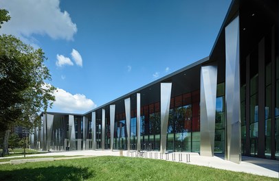 PALAIS DE LA MUSIQUE ET DES CONGRÈS - courtyard