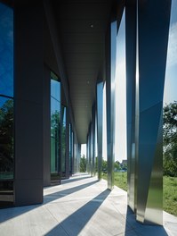 PALAIS DE LA MUSIQUE ET DES CONGRÈS - detail of facade