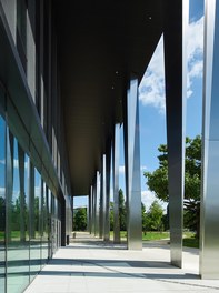 PALAIS DE LA MUSIQUE ET DES CONGRÈS - detail of facade