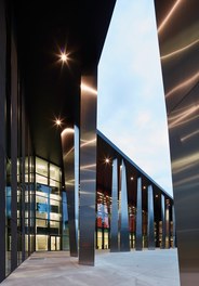 PALAIS DE LA MUSIQUE ET DES CONGRÈS - detail of facade