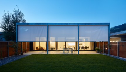 Haus W1 - courtyard at night