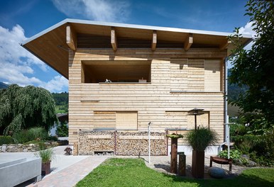 House W2 - south facade with closed shutters