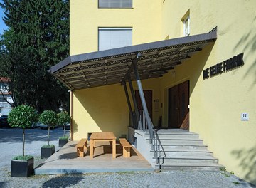 Die Gelbe Fabrik - entrance