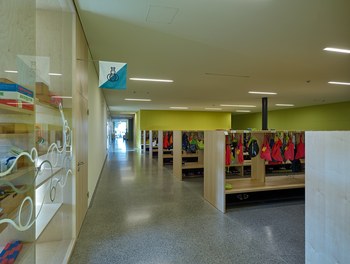 Volksschule Edlach - wardrobe
