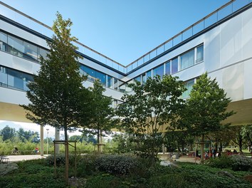 Wohnheim Olympisches Dorf 2 - courtyard