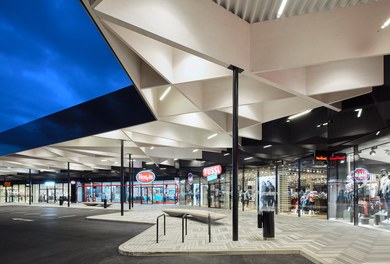 Shopping Centre Hatric - open-air shopping mall