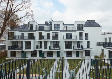 Housing Estate Auhofstrasse - courtyard