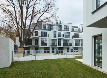 Housing Estate Auhofstrasse - courtyard