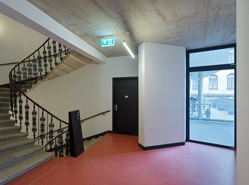 Housing Estate Schönbrunnerstrasse - staircase top floors