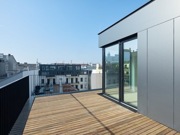 Housing Complex Argentinierstrasse - terrace