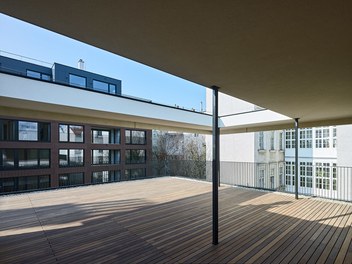 Housing Complex Argentinierstrasse - terrace