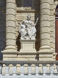 Naturhistorisches Museum Wien; renovation - detail of facade