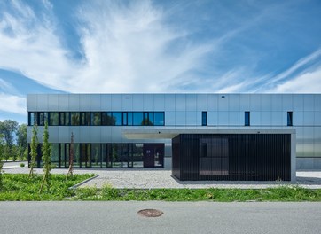 Headquarter Kugelfink - bike shed