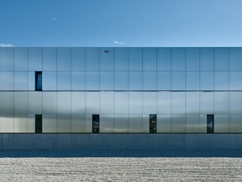 Headquarter Kugelfink - detail of facade