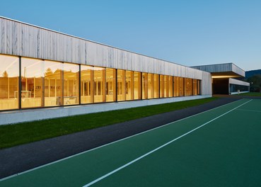 Primary School Höchst - night shot