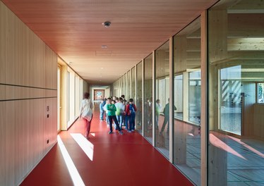 Primary School Höchst - corridor